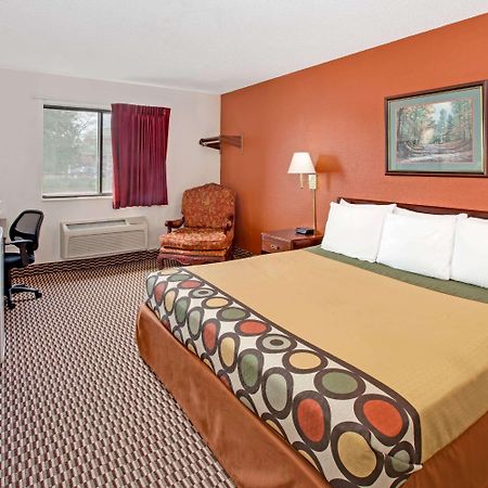 Super 8 By Wyndham Crystal Lake Esterno foto