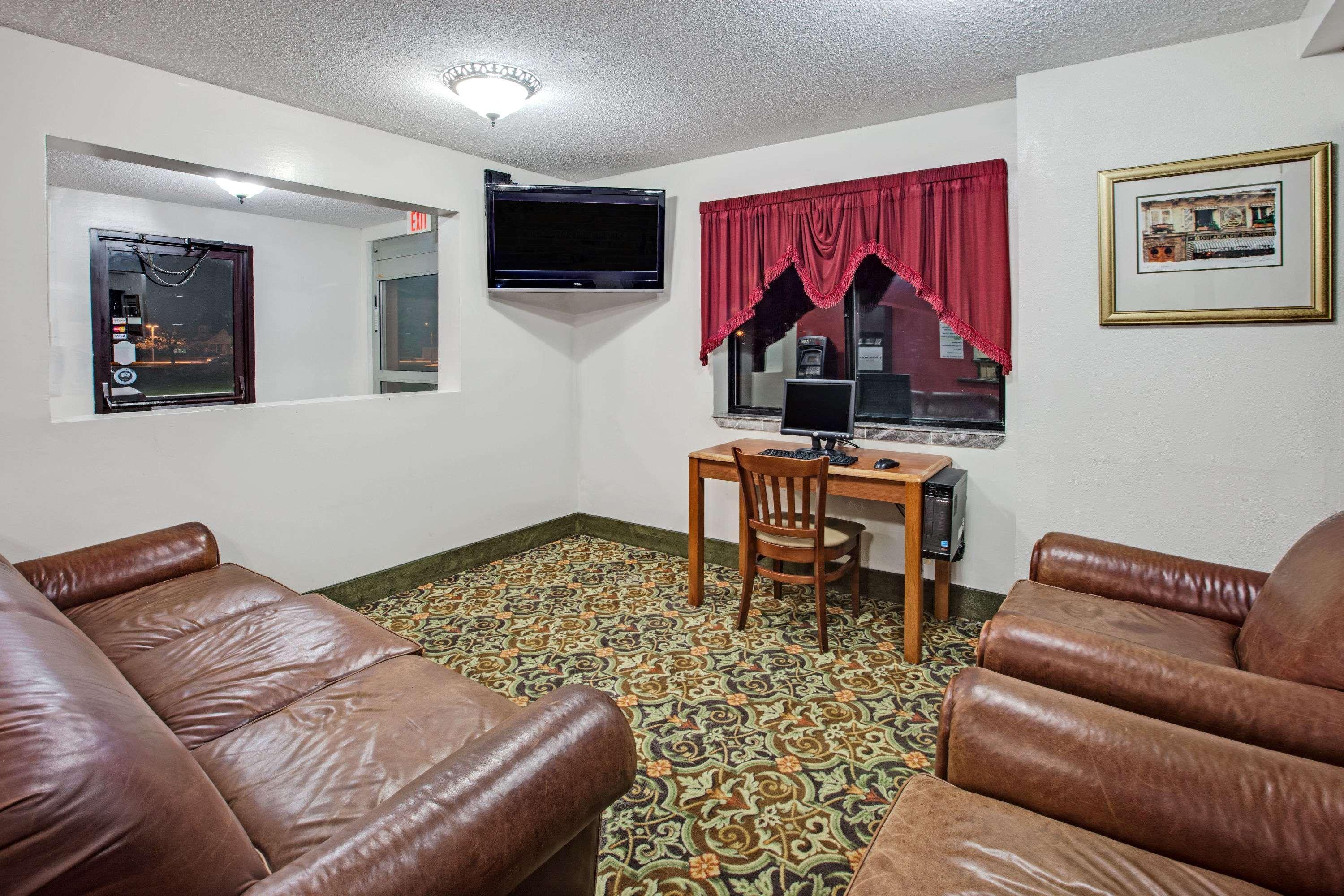 Super 8 By Wyndham Crystal Lake Esterno foto