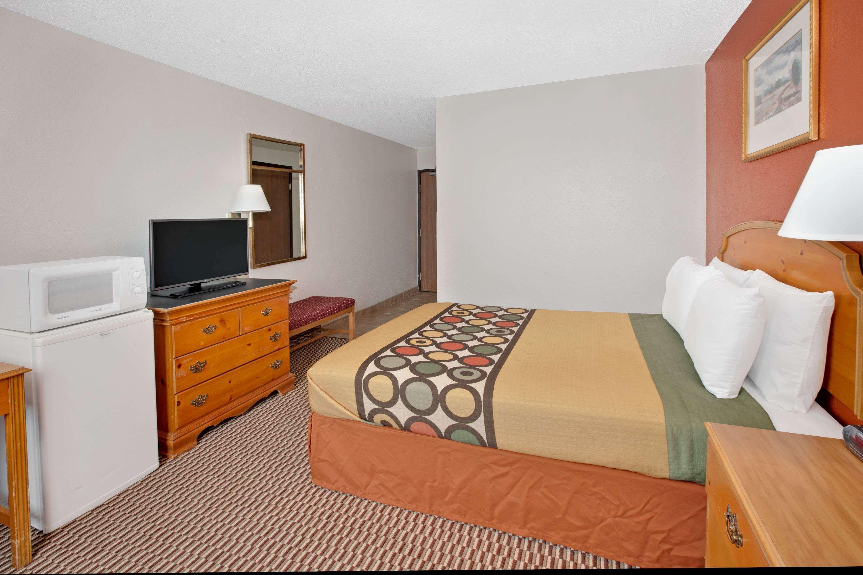 Super 8 By Wyndham Crystal Lake Esterno foto